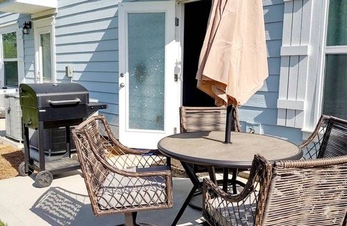 Upper Grand Lagoon House | Luxurious 3br Townhouse w/community pool