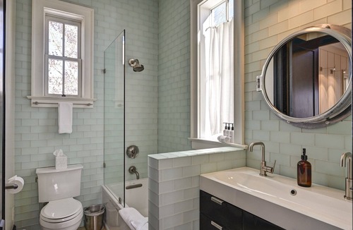 Buena Vista Apartment | Luxurious Guesthouse 100 Yards from the River in South Main