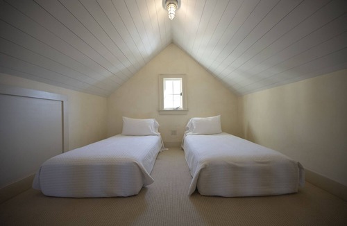 Buena Vista Apartment | Luxurious Guesthouse 100 Yards from the River in South Main