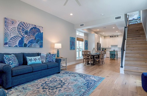 Galveston House | Luxurious Home - Short Walk to Beach, EV ChargerL2