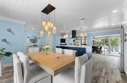 Delray Beach House | Luxurious home wirh private pool in beautiful Delray Beach upscale neighborhood