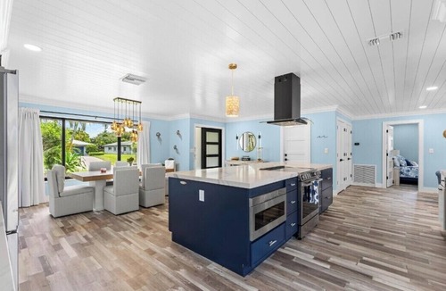 Delray Beach House | Luxurious home wirh private pool in beautiful Delray Beach upscale neighborhood