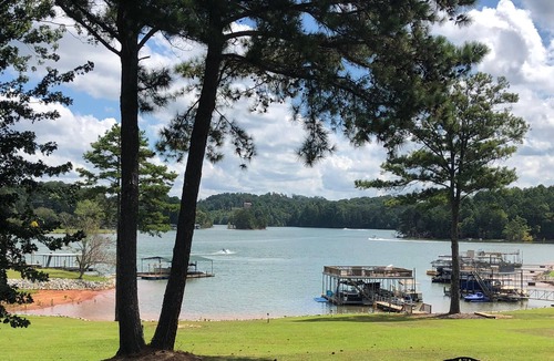 Dawsonville House | LUXURIOUS LAKEFRONT HOME, UNOBSTRUCTED VIEWS OF LAKE LANIER, NEAR ATTRACTIONS