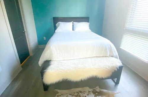 Midtown Apartment | Luxurious Midtown 2Bed2Bath with sweeping skyline views