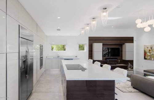 Summerplace House | Luxurious Retreat At The Whispering Palms