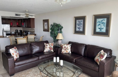 Garden City Condo | Luxuroius Oceanfront Condo, Garden City Beach, Wifi, AC, Cable TV, Pool, Jacuzzi