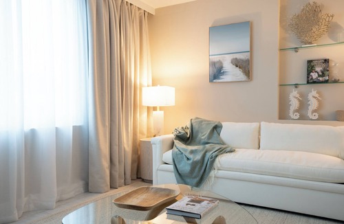 City Center Condo | Luxury 1-bedroom Beachfront condo with WiFi, AC in Sounth Miami Beach