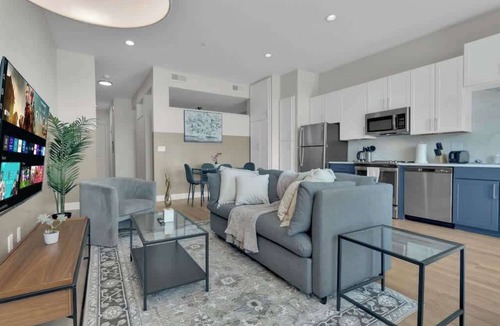 Deep Ellum Apartment | Luxury 1BD | Deep Ellum | Parking | Pool+Gym