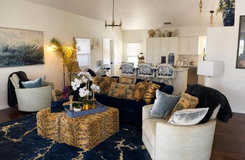 Medina Apartment | Luxury 2BR Retreat - Hot Tub and Medina River Access