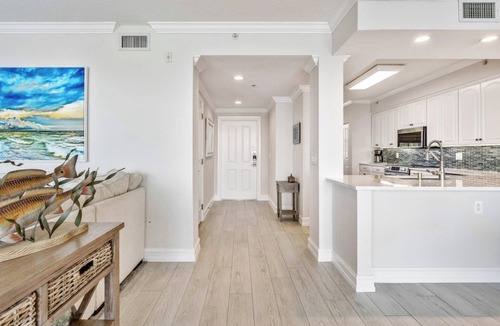 Islamorada Condo | Luxury 3 BR Remodeled! Ocean View PoolSpa, MarinaBikes Boat Slip Tennis/Pickle