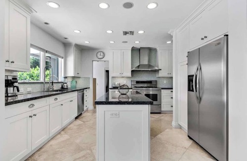 South Lake Villa | Luxury 3BRs Home 4mins to Ocean with Heated Pool