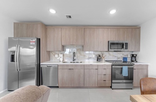 Princeton House | Luxury 4BR/3BA/Sunset Terrace/Hot Tub/EV, WiFi/Near Wedding Venues