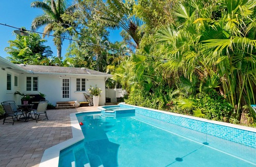 River District House | Luxury along Manatee River, close to Anna Maria beaches, heated pool & spa!