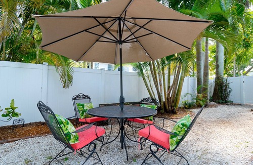 River District House | Luxury along Manatee River, close to Anna Maria beaches, heated pool & spa!