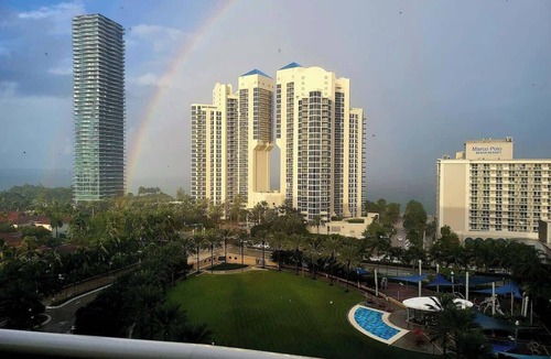 Sunny Isles Beach Condo | Luxury Beach & City View Condo 5 min walk to beach