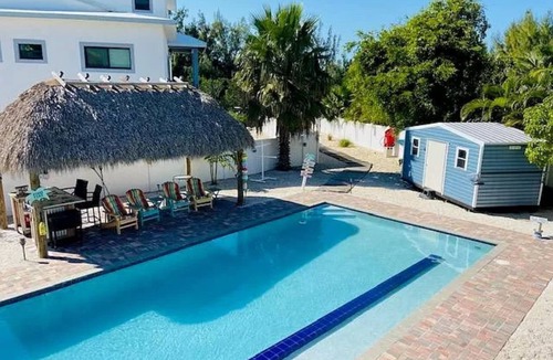 Pirates Cove House | Luxury Cape Cod Villa with pool and Tiki patio