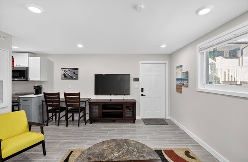 Marshall Park Apartment | Luxury Coastal Living – Modern 1BR Retreat in Daytona Beach