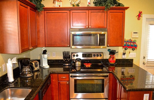 Key West House | Luxury Condo-FREE PARKING,WIFI,BIKES,BIG POOL,WALK TO RESTAURANTS, BEACH CHAIRS