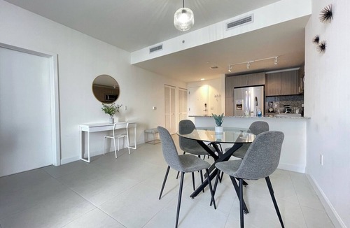 Doral Apartment | Luxury Condo in the heart of Doral, a friendly and safe community. located.