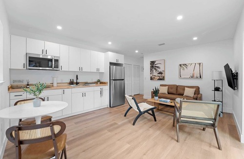 Victoria Park Apartment | Luxury Condo in Victoria Park w/Free Parking
