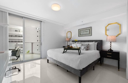 Bay Harbor Islands House | Luxury Condo with Rooftop Pool - 5-Min to Beach
