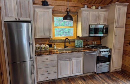 Wasola Cabin | Luxury Craftsman 1-bedroom cabin in SERENE beauty with AC, high end kitchen/bath