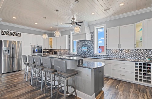 Villa Segunda House | Luxury Gulf-Facing Estate, Pool, Spa, Rooftop Deck, Game Room sleeps 21