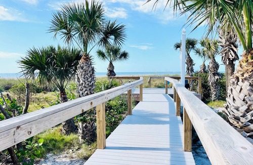 Sanibel Condo | Luxury Gulf View Condo + Steps to the Beach