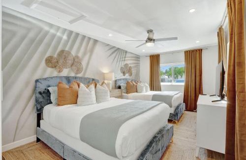 Garden Isles House | Luxury Heated Pool Oasis-10 mins to BEACH- Fast WiFi