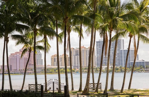 Palm Beach Condo | Luxury Island 2bd/2ba Penthouse | Amenity Pool
