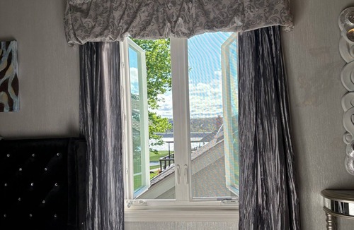 Lee's Summit House | Luxury lake living 12 minutes from Major international sporting event stadium