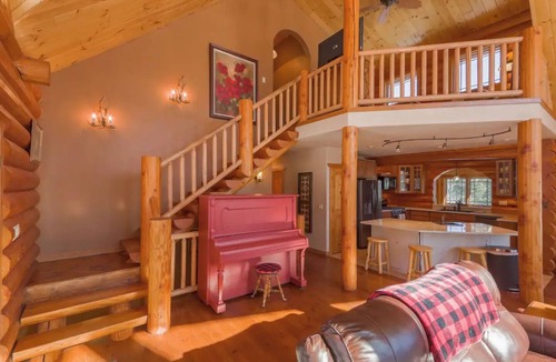 Westcliffe Cabin | Luxury log cabin on 35 ac with hot tub