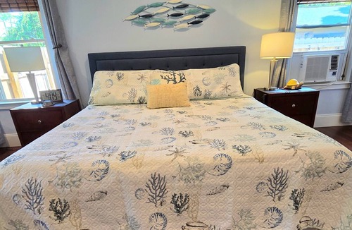 Pensacola Apartment | Luxury Master, Pvt Entry 3.2mi-Bch