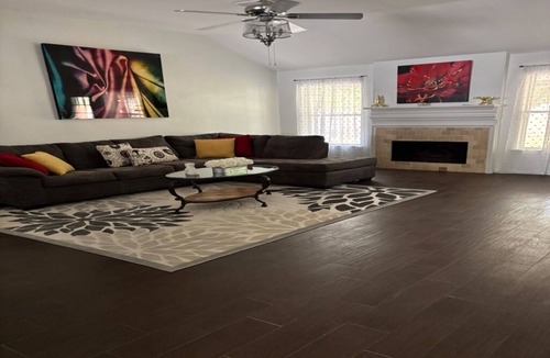 Spring House | Luxury Modern Retreat in Spring
