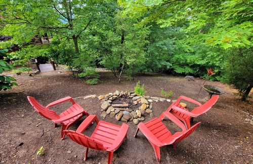 Hidden Lake Cabin | Luxury Mountain Lodge | Big Views, Game Room, Hot Tub, Fire Pit & Paved Access