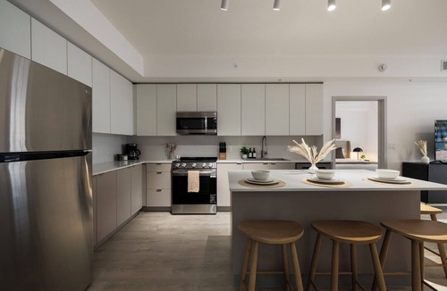 North Miami Apartment | Luxury New Property-3 Bedroom/2Bath-Gym-BBQ-Pool