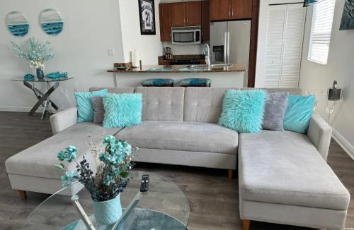 Boynton Beach Apartment | Luxury Oasis Suite