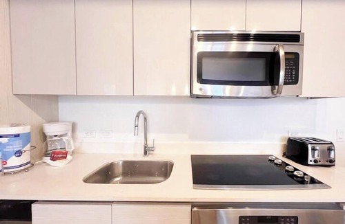 Hallandale Beach Apartment | Luxury Ocean Views Apt 1208