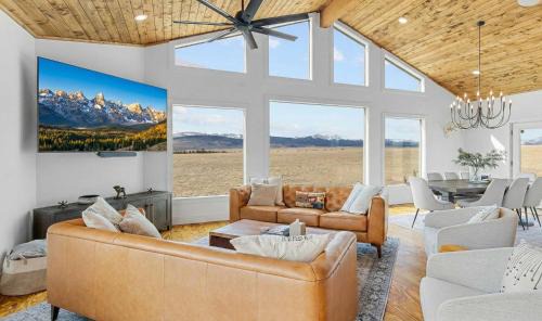 Fairplay House | Luxury Off-Grid Cabin with Stargazing Deck & Views