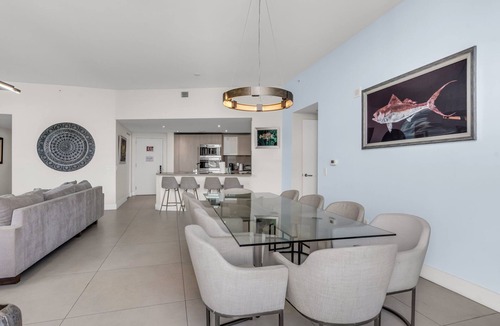 Hollywood South Central Beach Condo | Luxury Penthouse! 4 BDR with Resort Amenities