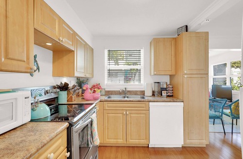 Delray Beach Cottage | Luxury Retreat - Private Pool Cottage in Delray Beach – 45 Min to Hard Rock