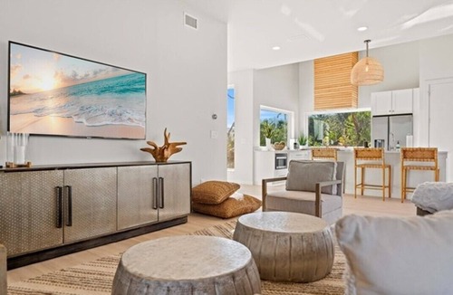 Marineland Acres House | Luxury Retreat w/Games, Patio, BBQ, Close to Beach