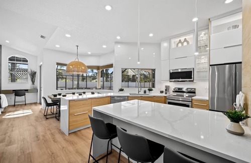 Palm Coast House | Luxury Retreat With Pool in Palm Coast