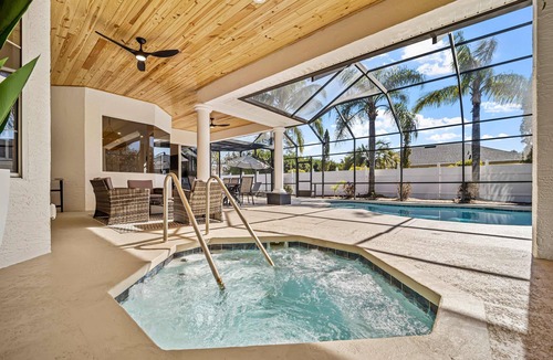Palm Coast House | Luxury Retreat With Pool in Palm Coast