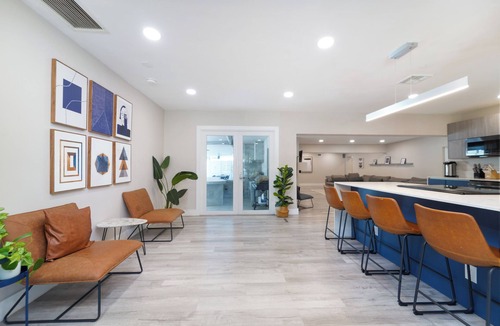 South Lake House | Luxury Spacious VILLA 10 min walk to beach