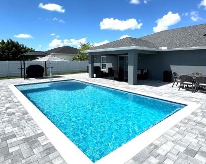 Diplomat House | Luxury Stay by Kathy NEW POOL
