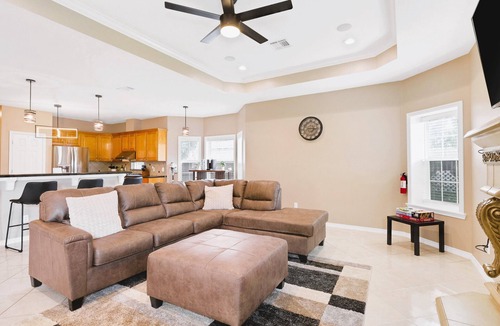 Edelweiss House | Luxury Stay Game Room & Poker Table Sleeps 14