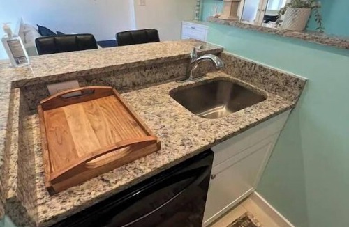 Lake Ridge Apartment | ★Luxury Studio★ 5 min to Beach ★