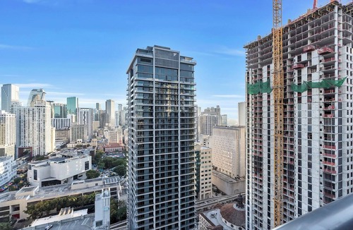 Downtown Miami Apartment | Luxury Studio on 25th Floor Stunning City Views in Downtown Miami
