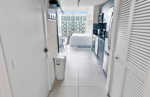 Doral Apartment | Luxury Studio Suite w/Golf View | Sauna + Pool